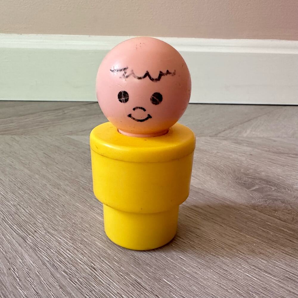 Vintage Fisher-Price Little People 1974 Jumbo Chunky Yellow Boy Man Figure Toy